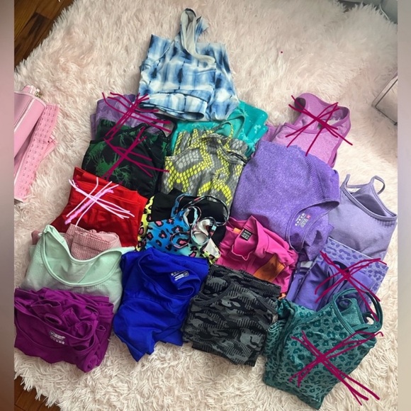 💕 Purple Activewear Crop Top and Shorts Set - Picture 3 of 3